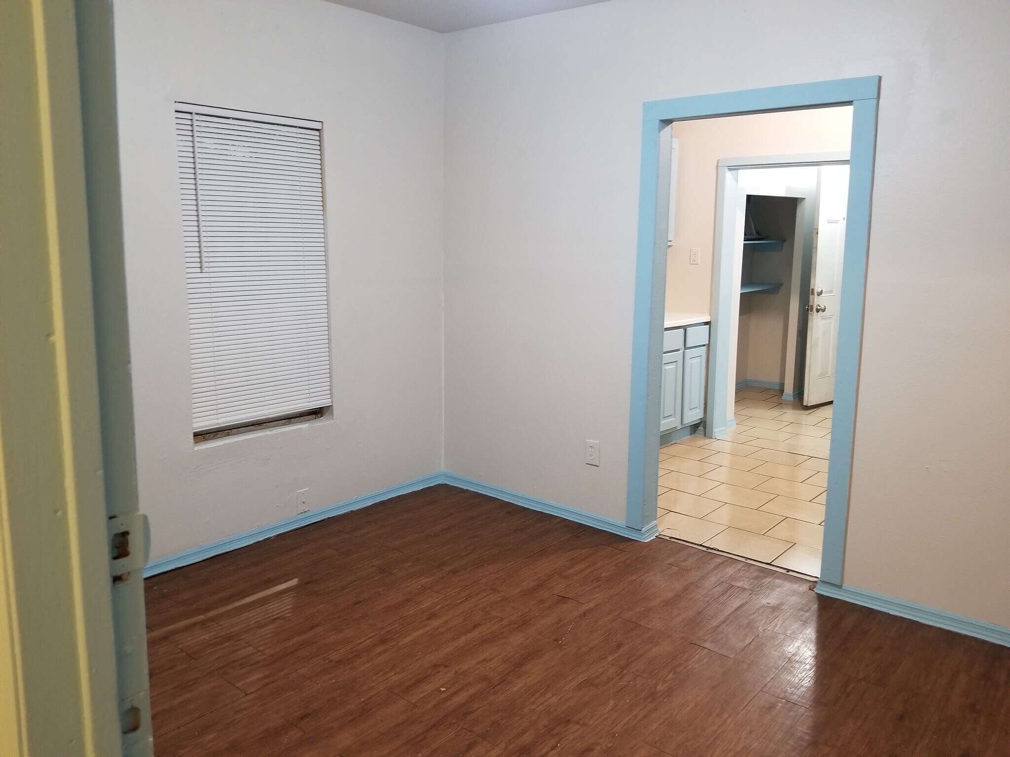 bd rm or liv rm - 318 Hollenbeck Ave