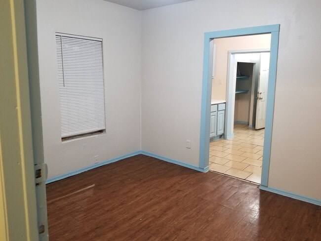 bd rm or liv rm - 318 Hollenbeck Ave