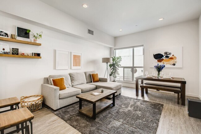 Building Photo - Beautiful Modern Home for Rent in San Diego – Prime Location!