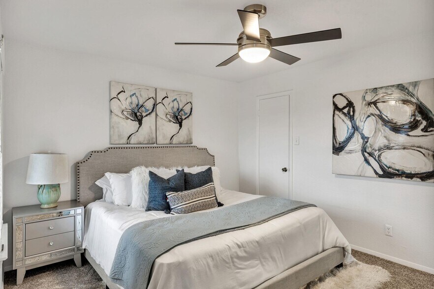 Building Photo - 1735 Rutland Dr