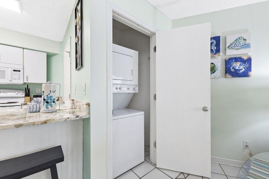 Building Photo - 23094 Perdido Beach Blvd