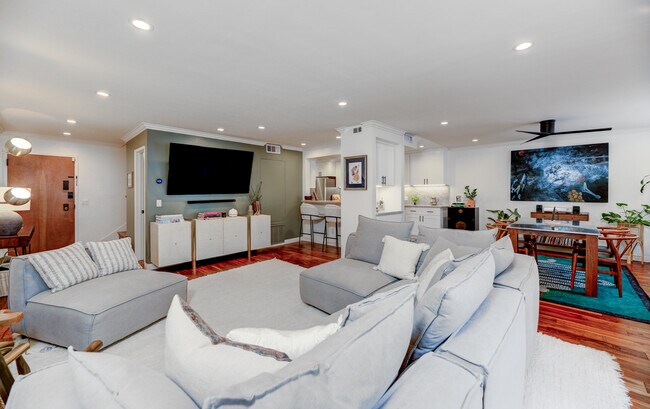 Building Photo - 8828 Pershing Dr