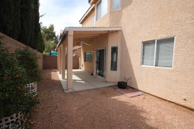 Building Photo - 947 Whispering Grove Ave