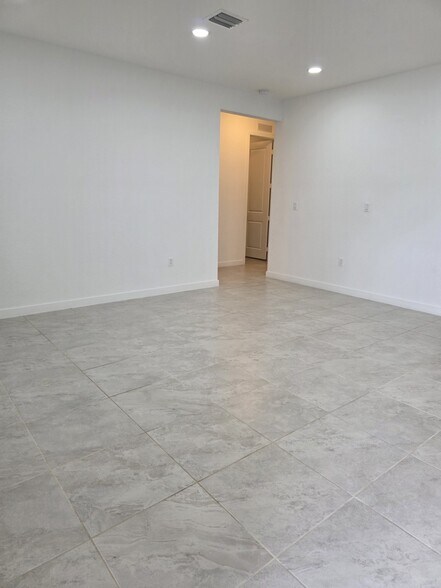 Building Photo - 10965 SW 169th Ter