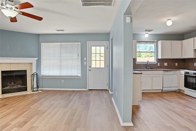 Building Photo - 3907 Starbridge Pointe Ln