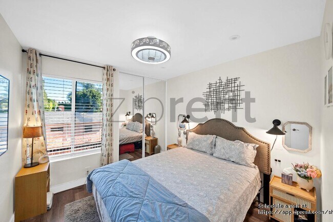 Building Photo - 15511 Sherman Way