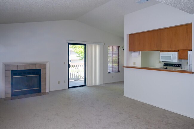 Building Photo - 38860 Cherry Glen Common