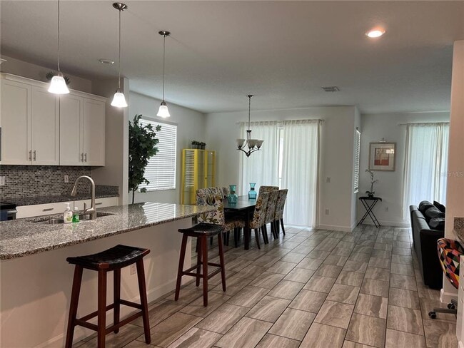 Building Photo - 4715 Sleepy Hollow Dr
