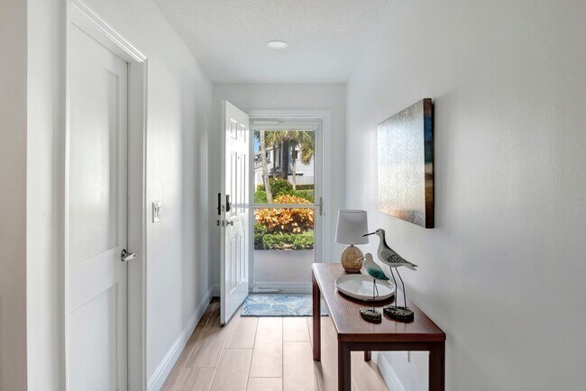 Building Photo - Make this your winter getaway!