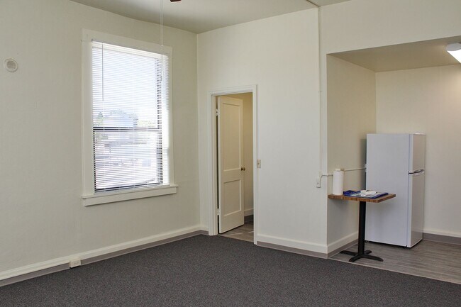 Building Photo - langent01