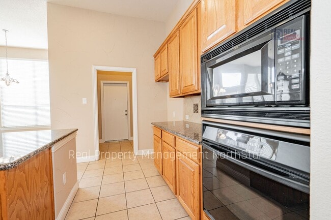 Building Photo - Lake Views, Space & Lifestyle – Ask about our move in specials!