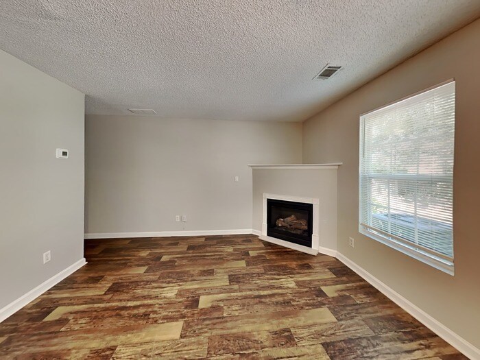 Building Photo - 50 Crestfield Cir
