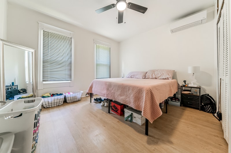 Building Photo - 2051 W 45th St