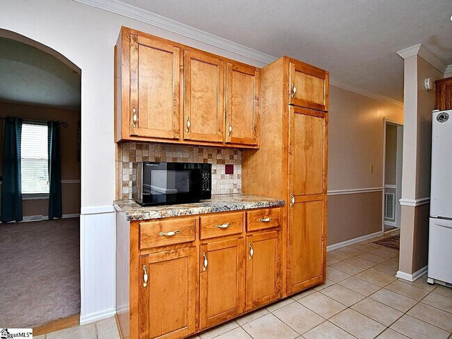 Building Photo - 713 Lindal Ct