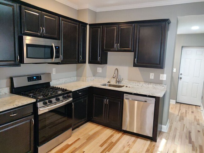 Building Photo - Charming 2BD/3.5BA Townhome in Highlandtown, Baltimore, MD!