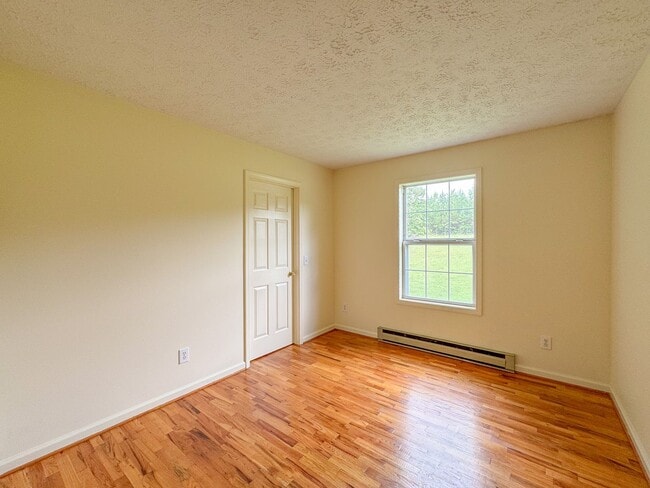 Building Photo - 3Bed/1Bath Home.