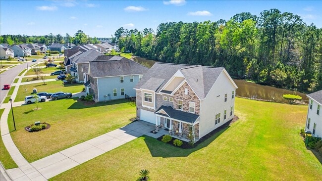 Building Photo - Stunning 5 Bed/3.5 Bath Home in Buckhead East