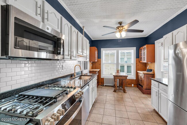 Building Photo - 31 Embury Ave