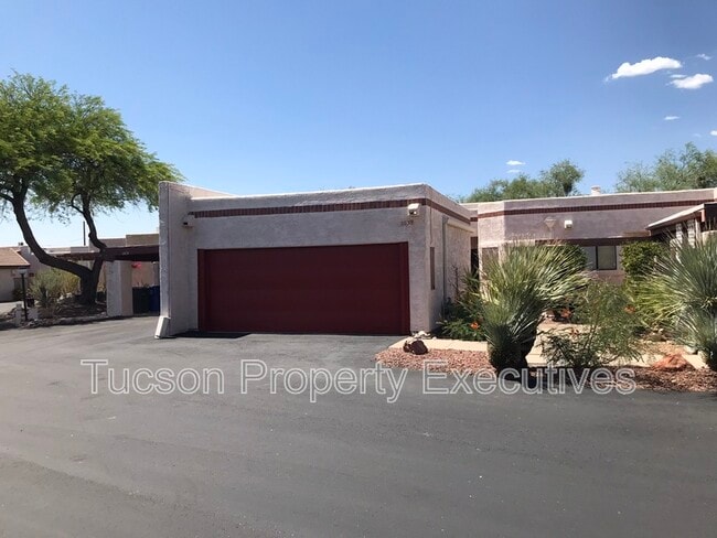 Building Photo - 2839 E Weymouth Cir