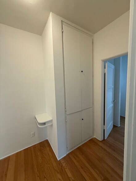 Building Photo - 2023 Talmadge St