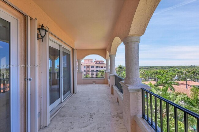 Building Photo - 13637 Deering Bay Dr