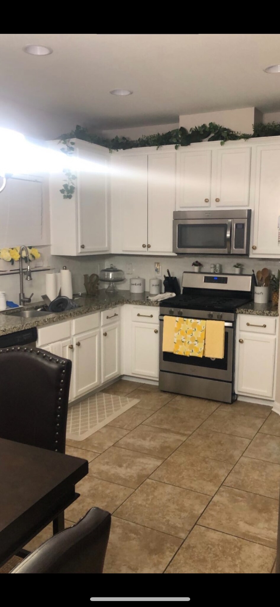 Building Photo - 1330 Plaza Lake Dr