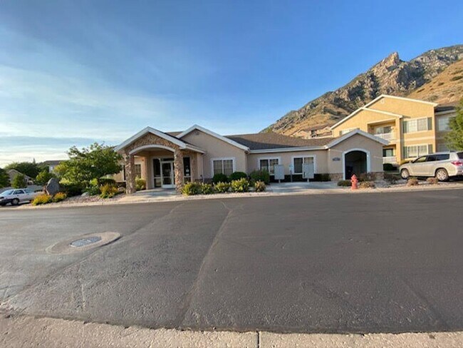 Building Photo - 1028 Canyon Vista Rd