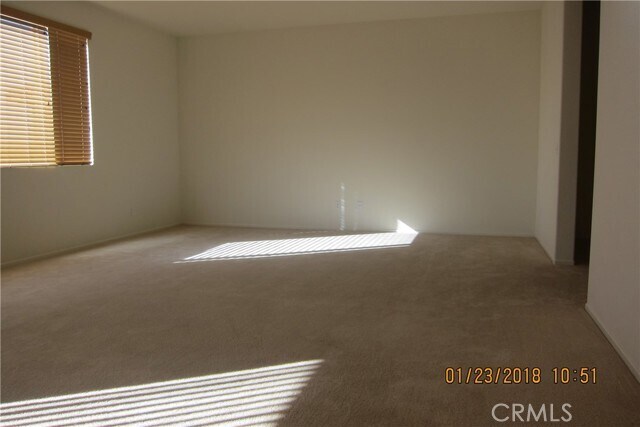 Building Photo - 38209 Divot Dr