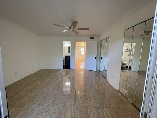 Building Photo - 1225 NW 21st St