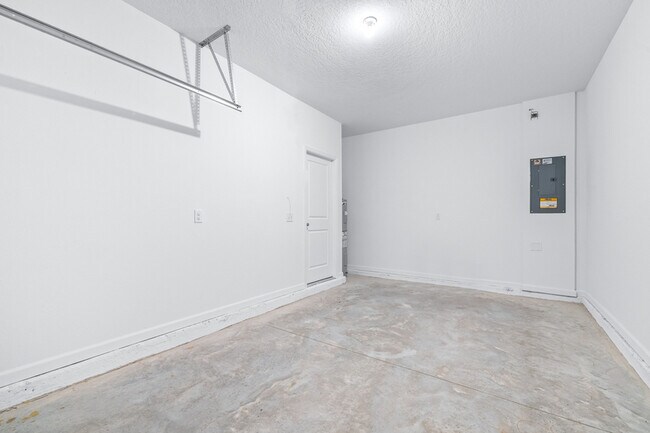 Building Photo - 3273 Vesara Dr