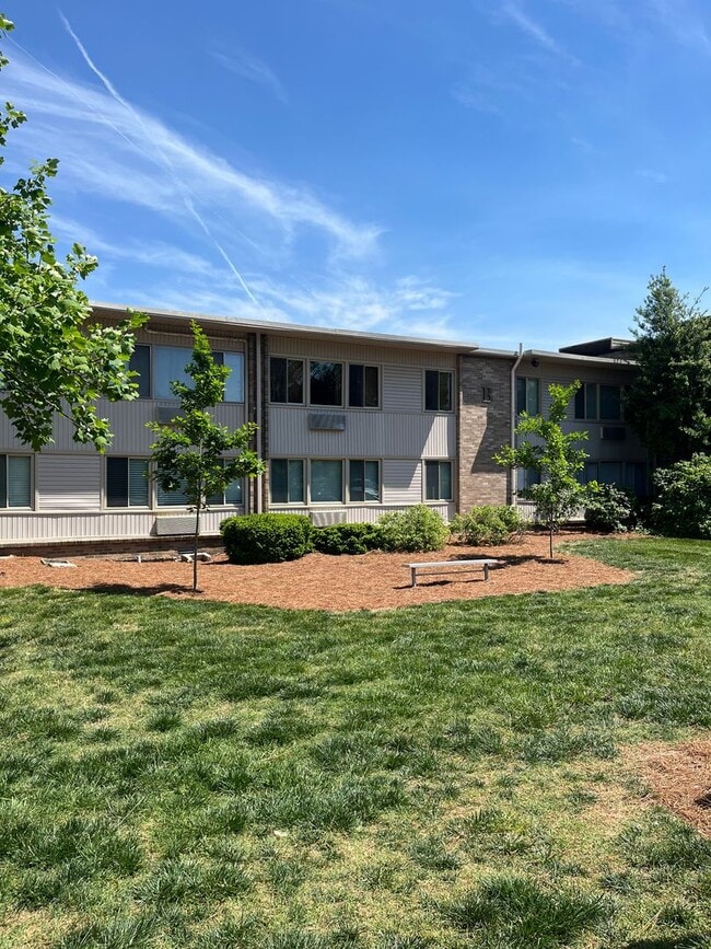 Building Photo - HISTORIC WAVERLY One Bedroom One Bath Condo