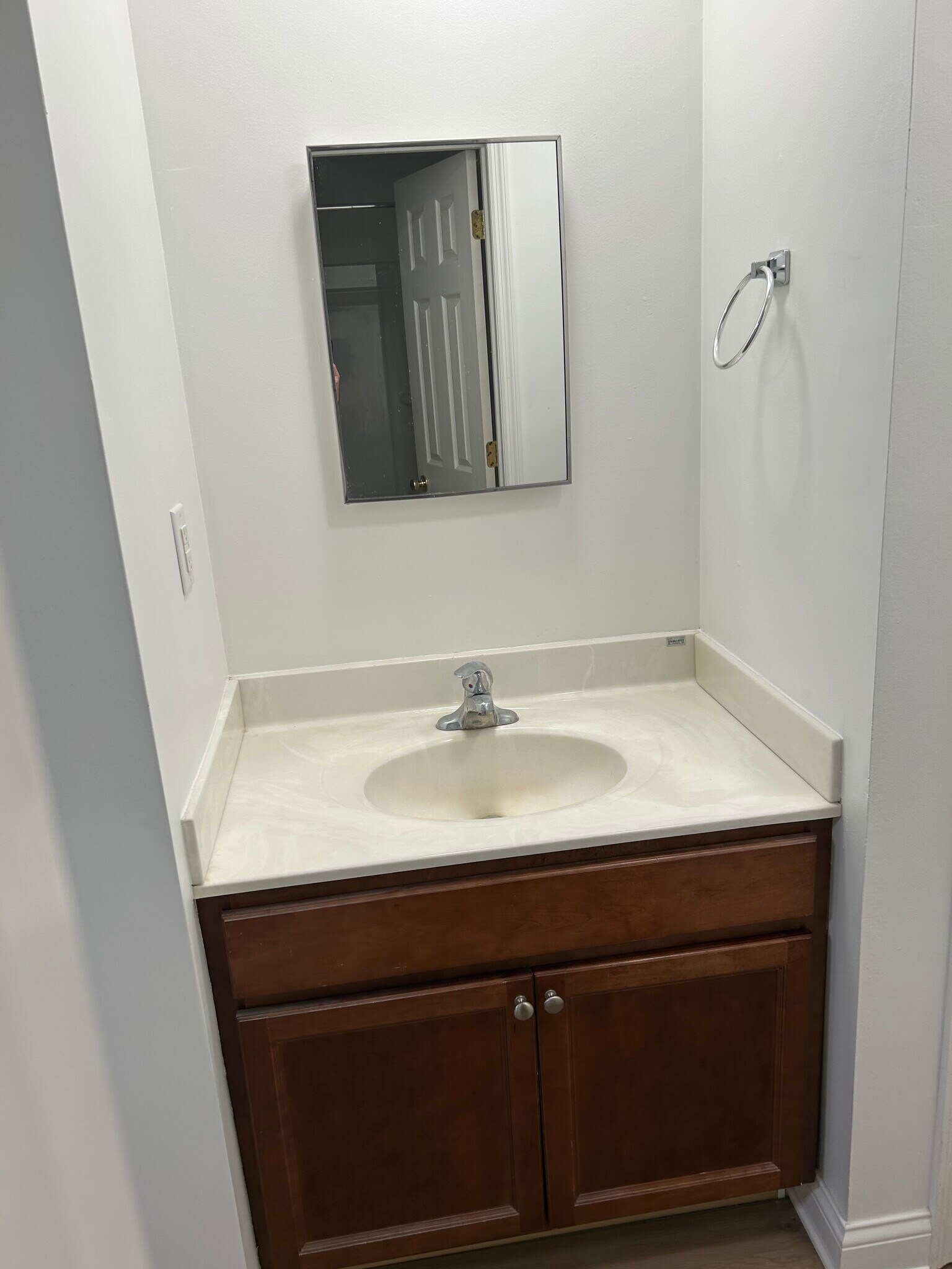 Building Photo - 35 Edgebrooke Dr