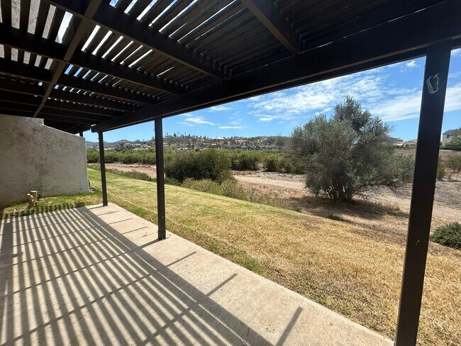 Building Photo - 5402 Villas Dr