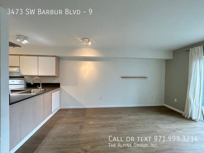 Building Photo - 3473 SW Barbur Blvd