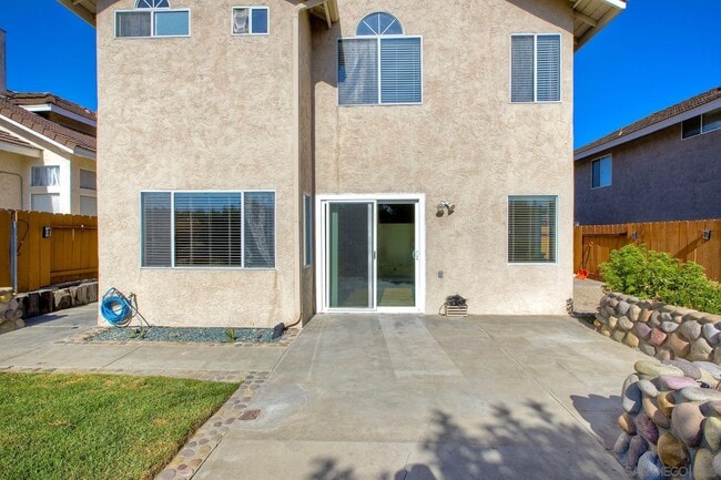 Building Photo - 14718 Carmel Ridge Rd