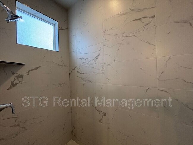 Building Photo - 983 S 4380 W