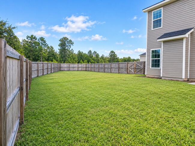 Building Photo - 465 Huntington Dr