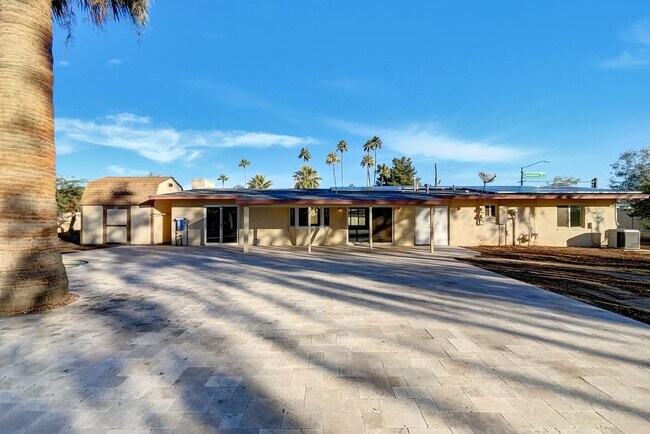 Building Photo - 6301 E Sweetwater Ave