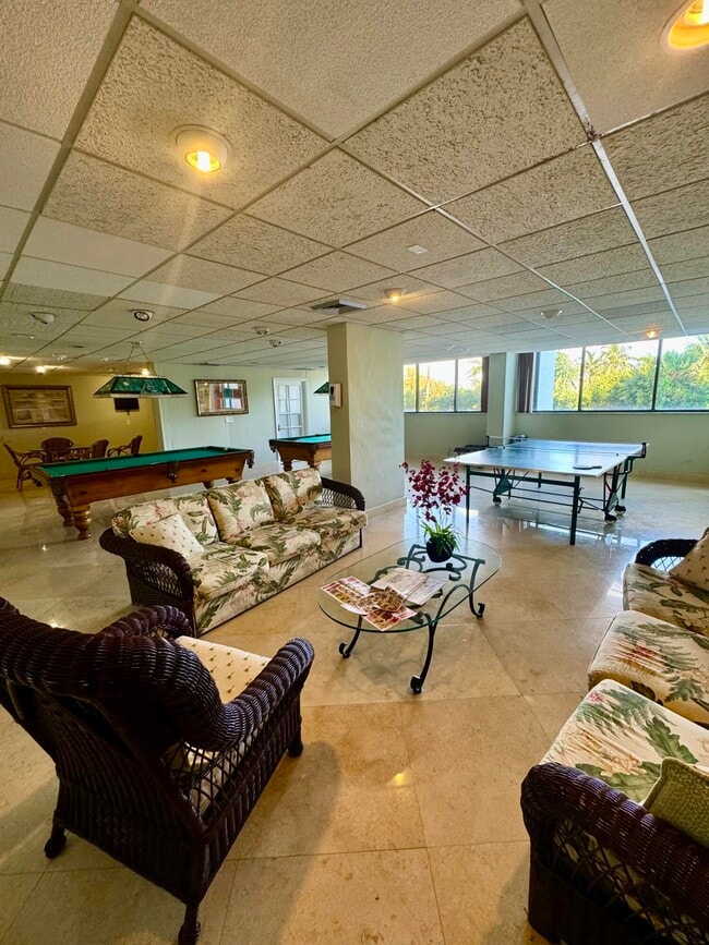 Building Photo - 5600 N Flagler Dr