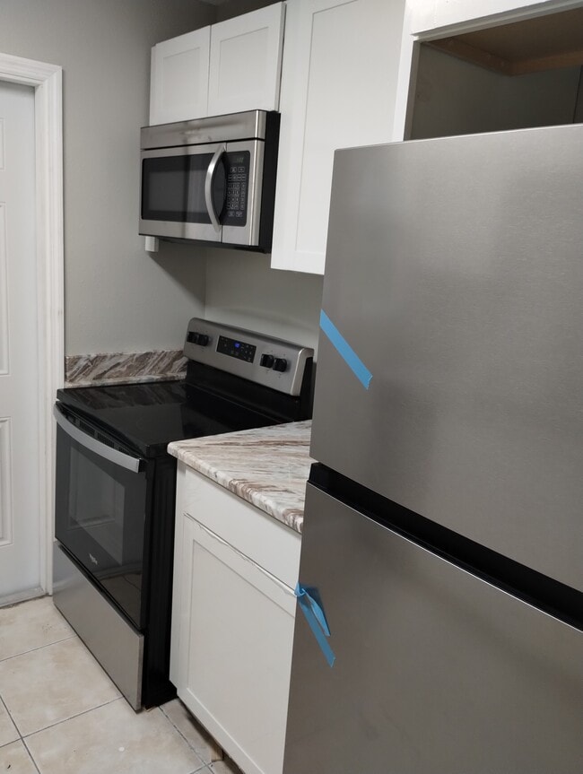 New Kitchen Appliances - 15570 58th St N