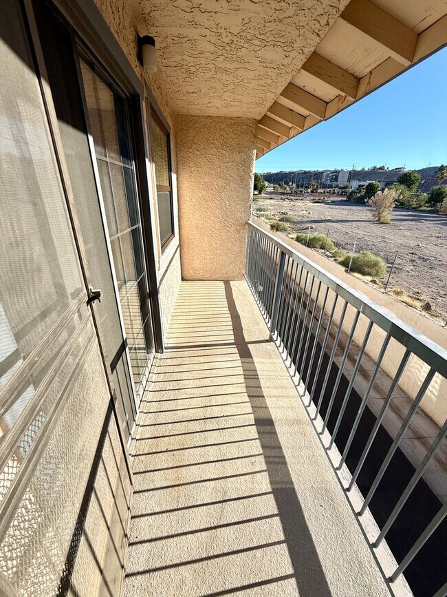 Building Photo - Beautiful Furnished 2 Bed / 2 Bath Condo in Laguna Nueva – Colorado River Living! 1-3 Month Term