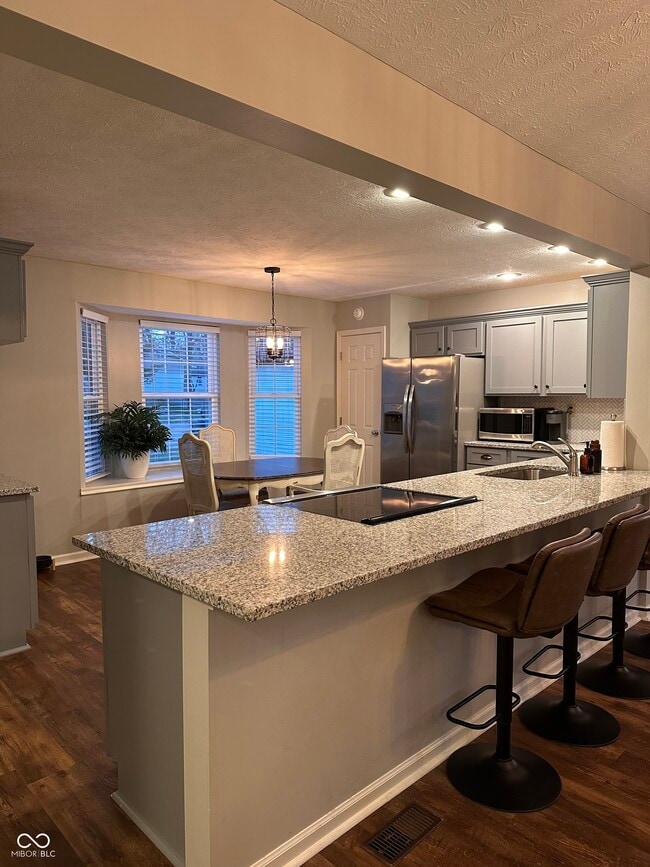 Building Photo - 9209 N Park Ave