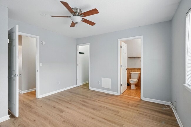 Building Photo - Updated Home in Sunnyside!