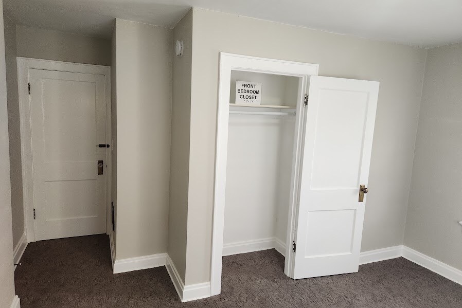 Front Bedtoom - 43 N Roys Ave