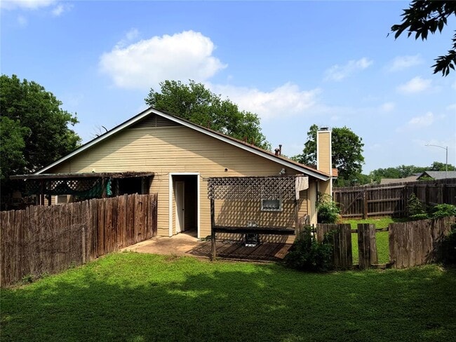 Building Photo - 14200 Sussman Ct