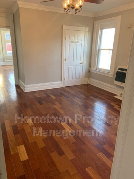 Building Photo - 69 Main St