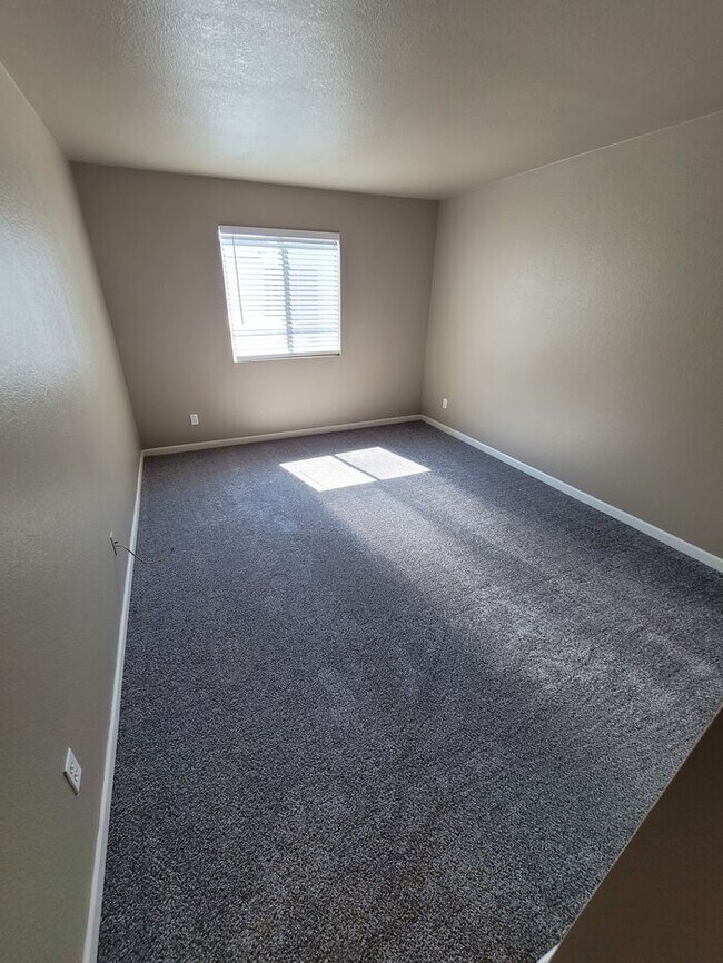 Building Photo - 2/2 Condo for rent near 7th Ave & Camelback