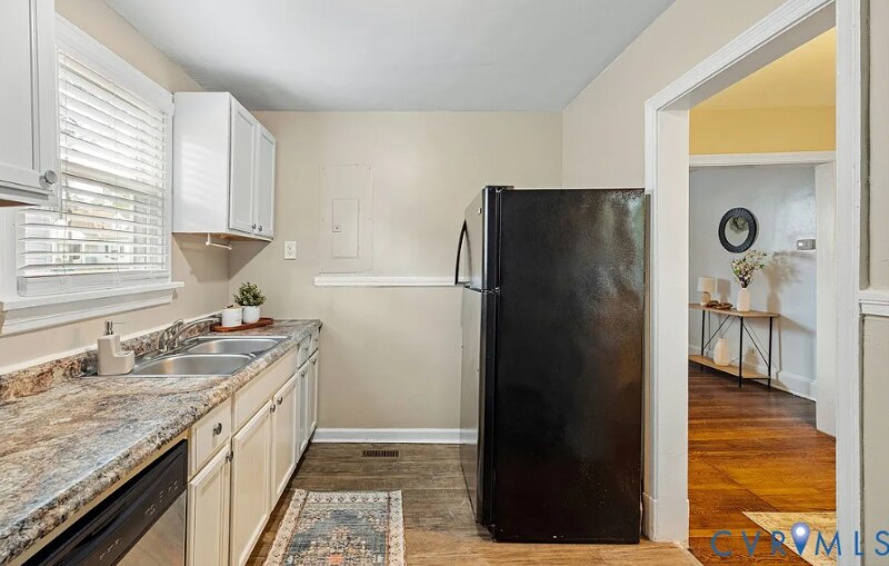 Building Photo - 2303 Parkside Ave