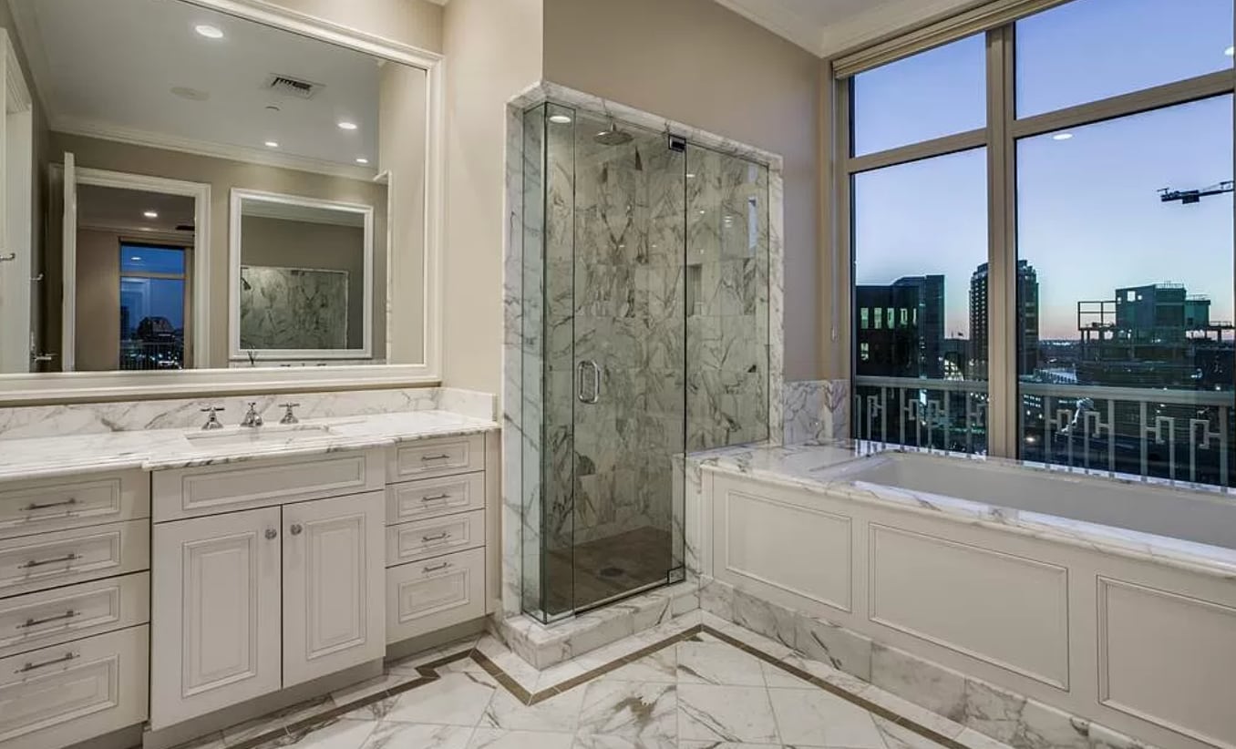 Building Photo - 2555 N Pearl St