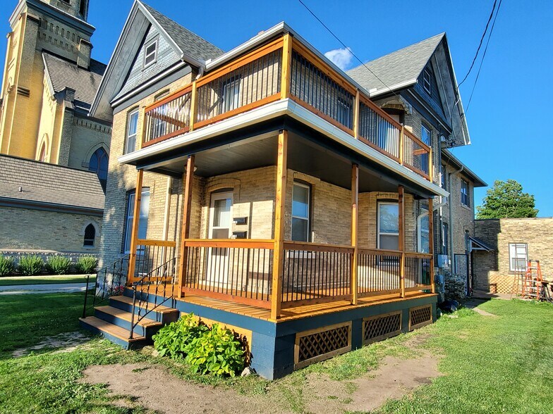 Building Photo - 207 N 6th St